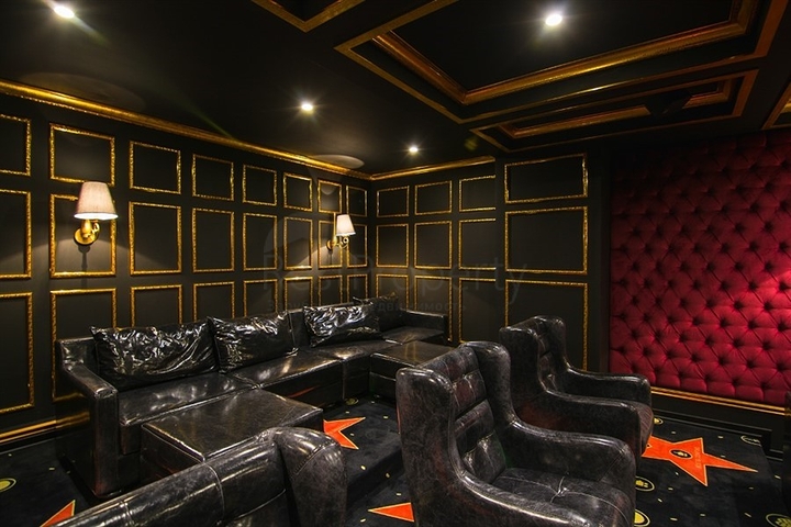 اطلالة بحر -شقة 2 غرفة وصالة -ضمن مجمع بخدمات 5 نجوم -في مركز الانيا 