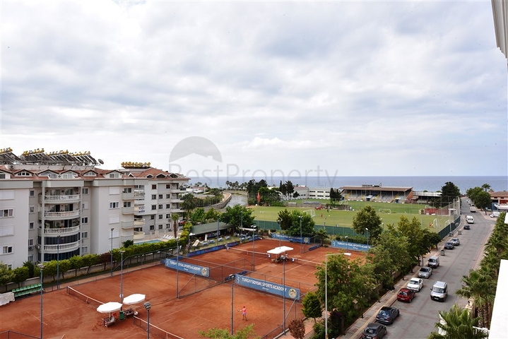 اطلالة بحر -شقة 2 غرفة وصالة -ضمن مجمع بخدمات 5 نجوم -في مركز الانيا 