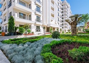 اطلالة بحر -شقة 2 غرفة وصالة -ضمن مجمع بخدمات 5 نجوم -في مركز الانيا 