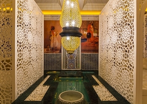 اطلالة بحر -شقة 2 غرفة وصالة -ضمن مجمع بخدمات 5 نجوم -في مركز الانيا 