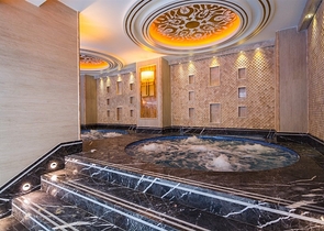 اطلالة بحر -شقة 2 غرفة وصالة -ضمن مجمع بخدمات 5 نجوم -في مركز الانيا 