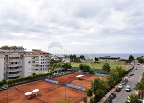 اطلالة بحر -شقة 2 غرفة وصالة -ضمن مجمع بخدمات 5 نجوم -في مركز الانيا 