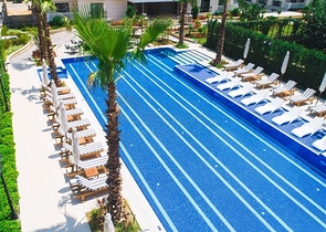 اطلالة بحر -شقة 2 غرفة وصالة -ضمن مجمع بخدمات 5 نجوم -في مركز الانيا 