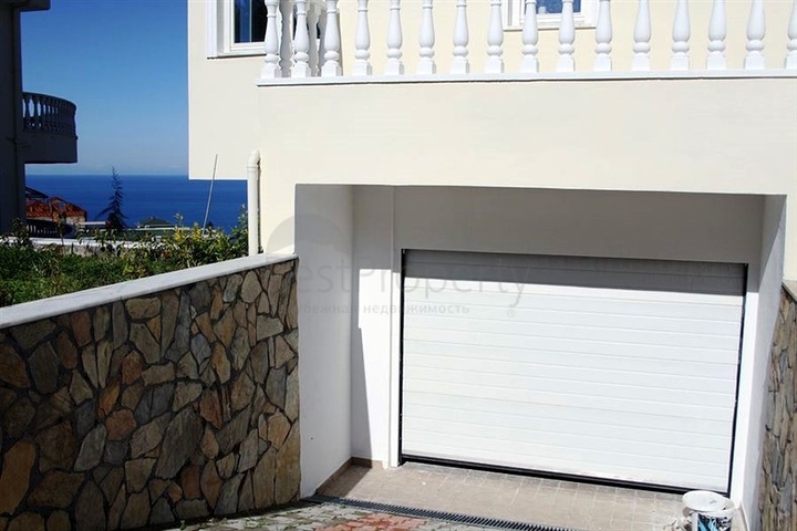 فيلا ضخمة للبيع في كاركي جاك / الانيا 