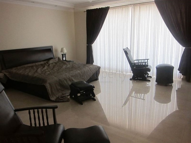 فيلا ضخمة للبيع في كاركي جاك / الانيا 