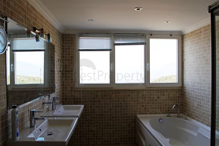 فيلا ضخمة للبيع في كاركي جاك / الانيا 