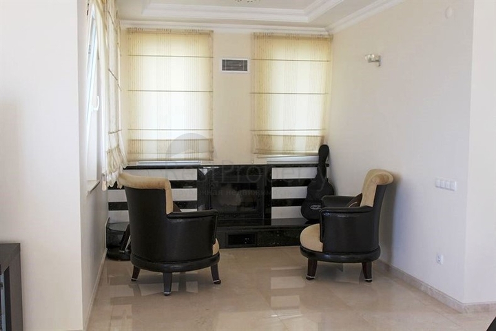 فيلا ضخمة للبيع في كاركي جاك / الانيا 