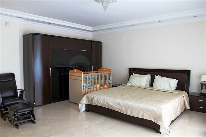 فيلا ضخمة للبيع في كاركي جاك / الانيا 