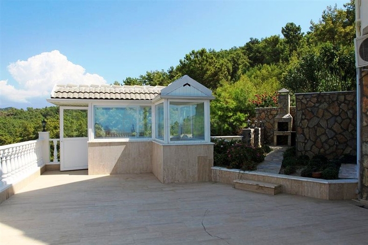 فيلا ضخمة للبيع في كاركي جاك / الانيا 