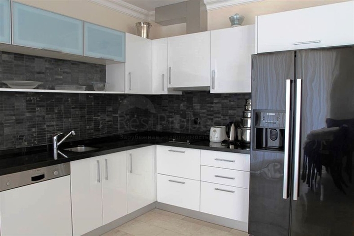 فيلا ضخمة للبيع في كاركي جاك / الانيا 