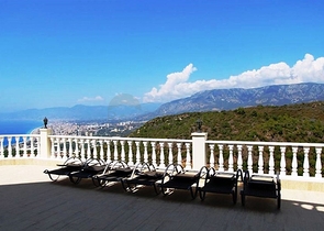 فيلا ضخمة للبيع في كاركي جاك / الانيا 