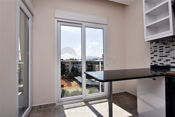 شقة عائلية - 3 غرف وصالة - مطبخ مغلق - في توسمور / الانيا 