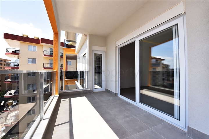 شقة عائلية - 3 غرف وصالة - مطبخ مغلق - في توسمور / الانيا 