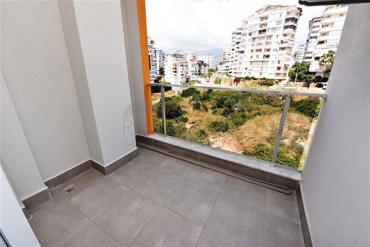 شقة عائلية - 3 غرف وصالة - مطبخ مغلق - في توسمور / الانيا 