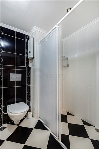 مناسبة للاستثمار -شقة قريبة من البحر -في منطقة اوبا / الانيا 