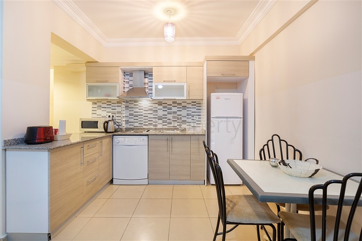 مناسبة للاستثمار -شقة قريبة من البحر -في منطقة اوبا / الانيا 