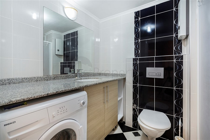 مناسبة للاستثمار -شقة قريبة من البحر -في منطقة اوبا / الانيا 