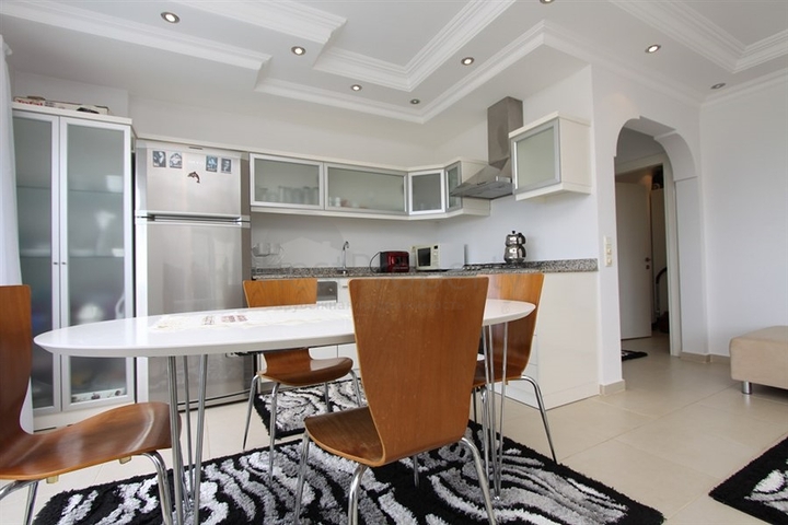 اطلالة ساحرة على شاطئ كليوباترا - شقة 2 غرفة وصالة ضمن مجمع انيق -في مركز الانيا 