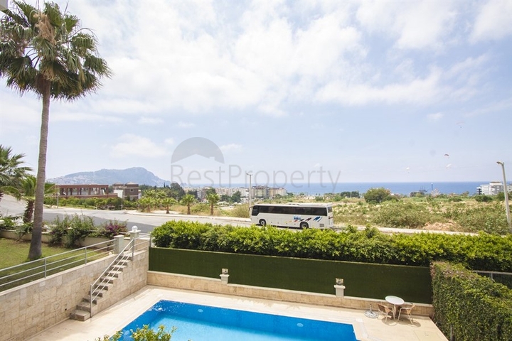 اطلالة ساحرة على شاطئ كليوباترا - شقة 2 غرفة وصالة ضمن مجمع انيق -في مركز الانيا 