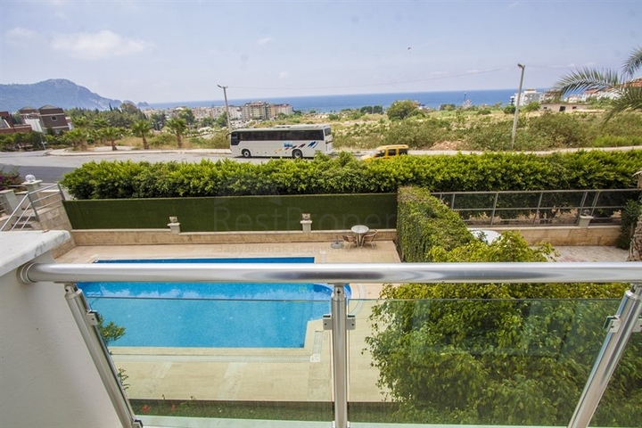 اطلالة ساحرة على شاطئ كليوباترا - شقة 2 غرفة وصالة ضمن مجمع انيق -في مركز الانيا 