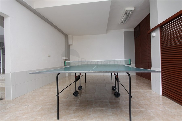 اطلالة ساحرة على شاطئ كليوباترا - شقة 2 غرفة وصالة ضمن مجمع انيق -في مركز الانيا 