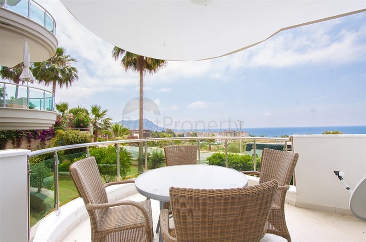 اطلالة ساحرة على شاطئ كليوباترا - شقة 2 غرفة وصالة ضمن مجمع انيق -في مركز الانيا 