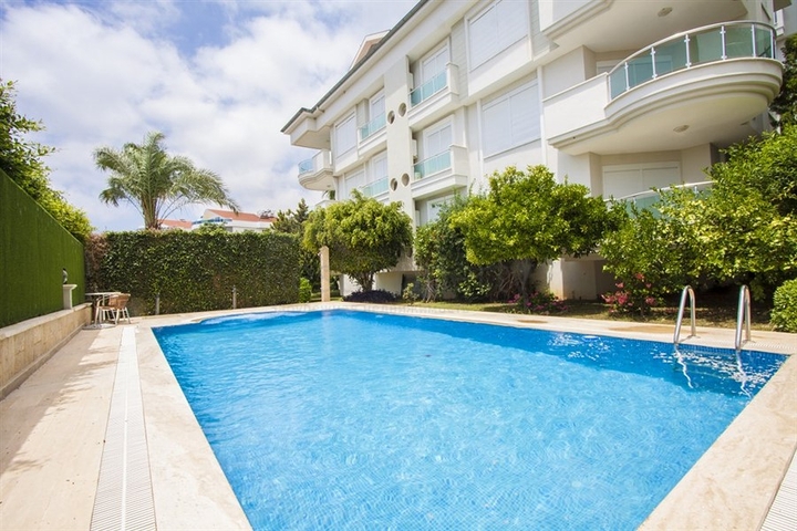 اطلالة ساحرة على شاطئ كليوباترا - شقة 2 غرفة وصالة ضمن مجمع انيق -في مركز الانيا 