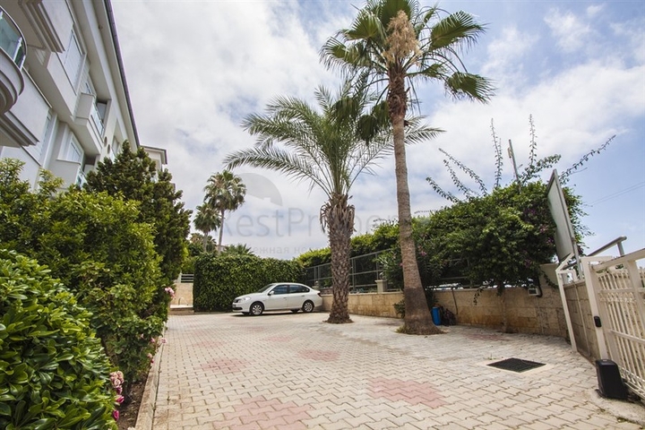 اطلالة ساحرة على شاطئ كليوباترا - شقة 2 غرفة وصالة ضمن مجمع انيق -في مركز الانيا 