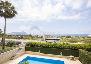 اطلالة ساحرة على شاطئ كليوباترا - شقة 2 غرفة وصالة ضمن مجمع انيق -في مركز الانيا 