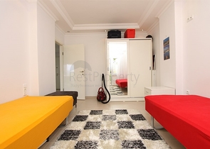 اطلالة ساحرة على شاطئ كليوباترا - شقة 2 غرفة وصالة ضمن مجمع انيق -في مركز الانيا 