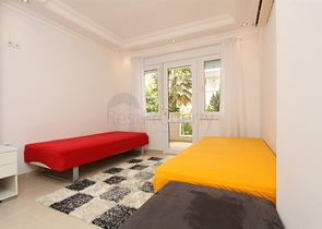 اطلالة ساحرة على شاطئ كليوباترا - شقة 2 غرفة وصالة ضمن مجمع انيق -في مركز الانيا 