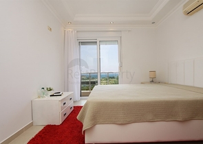 اطلالة ساحرة على شاطئ كليوباترا - شقة 2 غرفة وصالة ضمن مجمع انيق -في مركز الانيا 