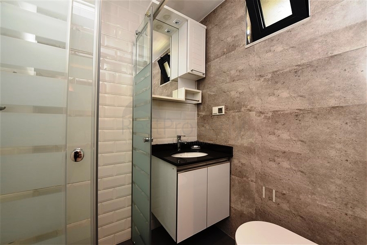 موقع مميز -شقة 2 غرفة وصالة -ضمن مجمع سكني حديث في قلب مدينة الانيا 