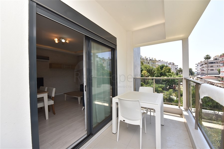 موقع مميز -شقة 2 غرفة وصالة -ضمن مجمع سكني حديث في قلب مدينة الانيا 