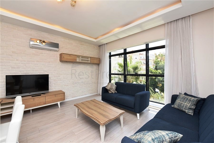 موقع مميز -شقة 2 غرفة وصالة -ضمن مجمع سكني حديث في قلب مدينة الانيا 