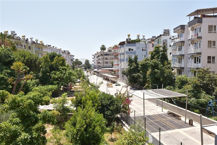 موقع مميز -شقة 2 غرفة وصالة -ضمن مجمع سكني حديث في قلب مدينة الانيا 