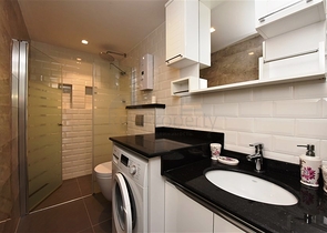 موقع مميز -شقة 2 غرفة وصالة -ضمن مجمع سكني حديث في قلب مدينة الانيا 