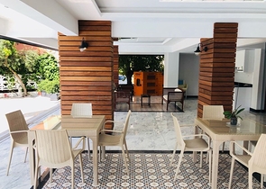 موقع مميز -شقة 2 غرفة وصالة -ضمن مجمع سكني حديث في قلب مدينة الانيا 