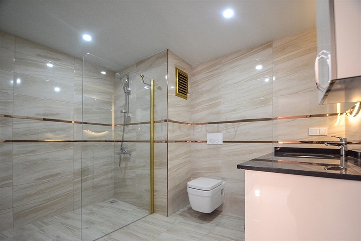 قريبة من شاطئ كليوباترا - دوبلكس مميزة -تصميم 1+2 - في مركز الانيا 