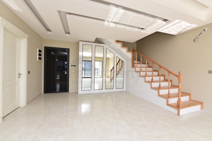 مجمع فاخر - دوبلكس 2 غرفة وصالة -في كارجي جاك / الانيا 