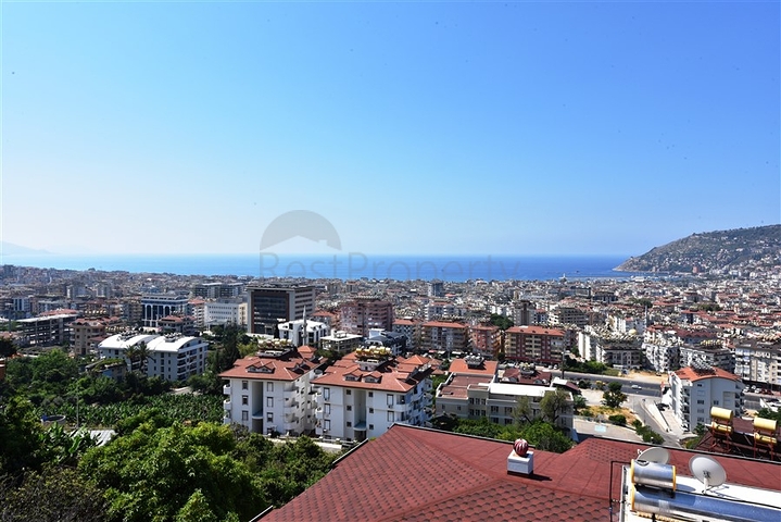 مناسبة للجنسية التركية -دوبلكس اطلالة بحر وقلعة -في مركز الانيا 