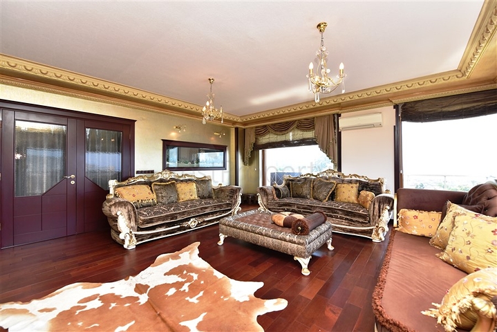 مناسبة للجنسية التركية -دوبلكس اطلالة بحر وقلعة -في مركز الانيا 