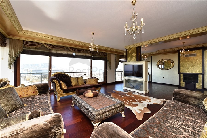 مناسبة للجنسية التركية -دوبلكس اطلالة بحر وقلعة -في مركز الانيا 