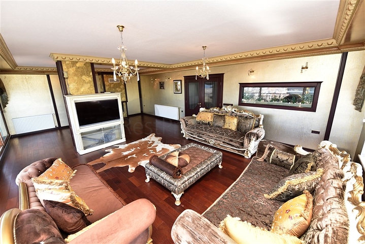 مناسبة للجنسية التركية -دوبلكس اطلالة بحر وقلعة -في مركز الانيا 