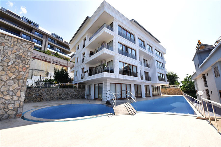 مناسبة للجنسية التركية -دوبلكس اطلالة بحر وقلعة -في مركز الانيا 