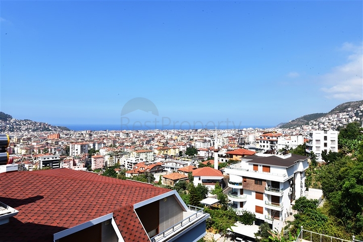 مناسبة للجنسية التركية -دوبلكس اطلالة بحر وقلعة -في مركز الانيا 