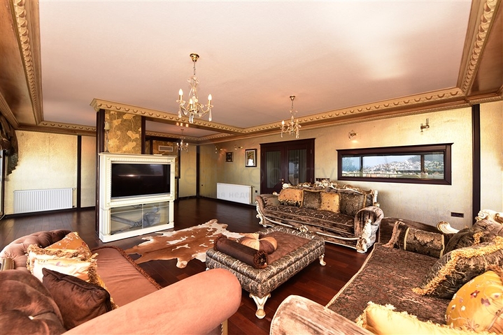 مناسبة للجنسية التركية -دوبلكس اطلالة بحر وقلعة -في مركز الانيا 