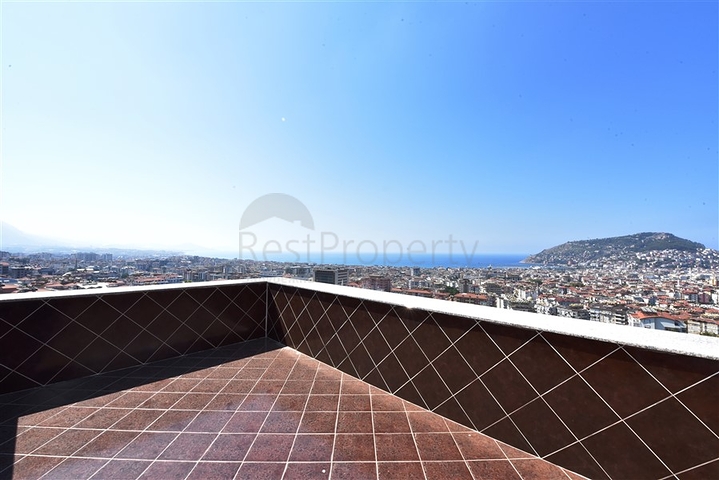 مناسبة للجنسية التركية -دوبلكس اطلالة بحر وقلعة -في مركز الانيا 