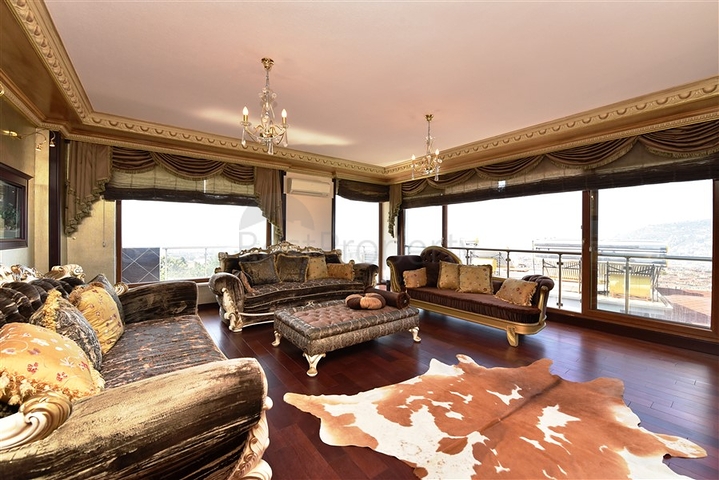 مناسبة للجنسية التركية -دوبلكس اطلالة بحر وقلعة -في مركز الانيا 