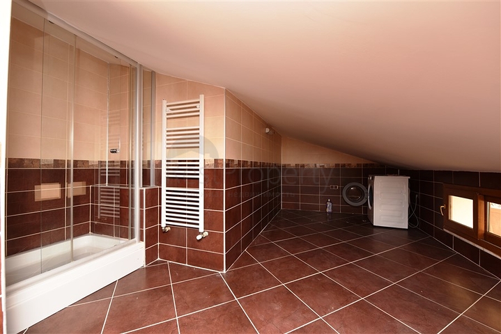 مناسبة للجنسية التركية -دوبلكس اطلالة بحر وقلعة -في مركز الانيا 